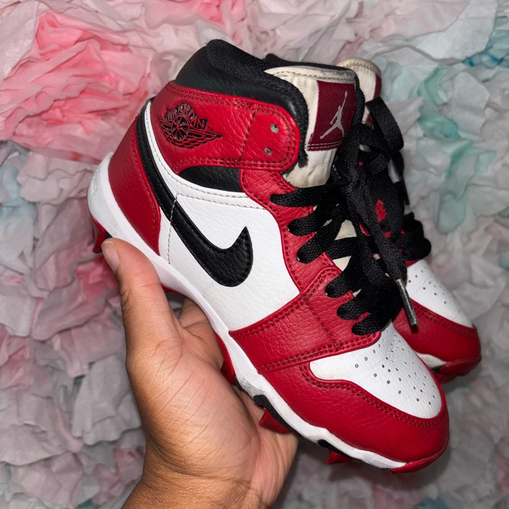 Jordan 1 Mid Youth  High-Top Cleats